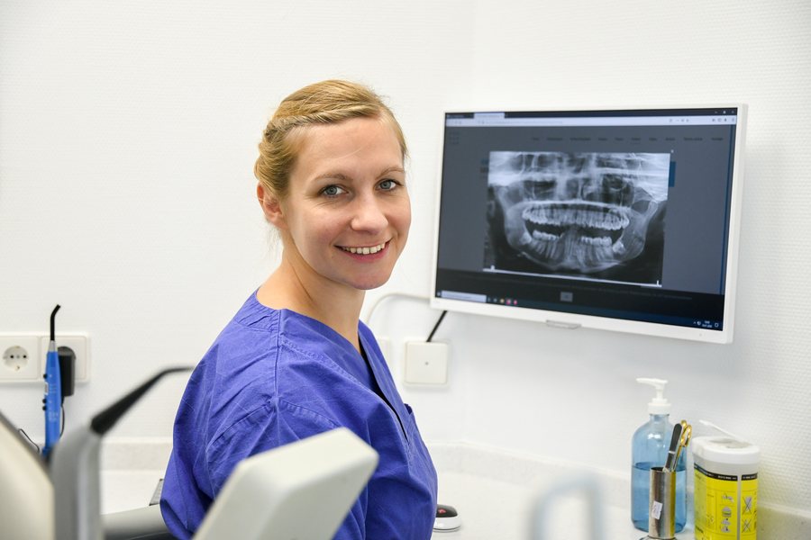 Dr. Alexandra Hehn
